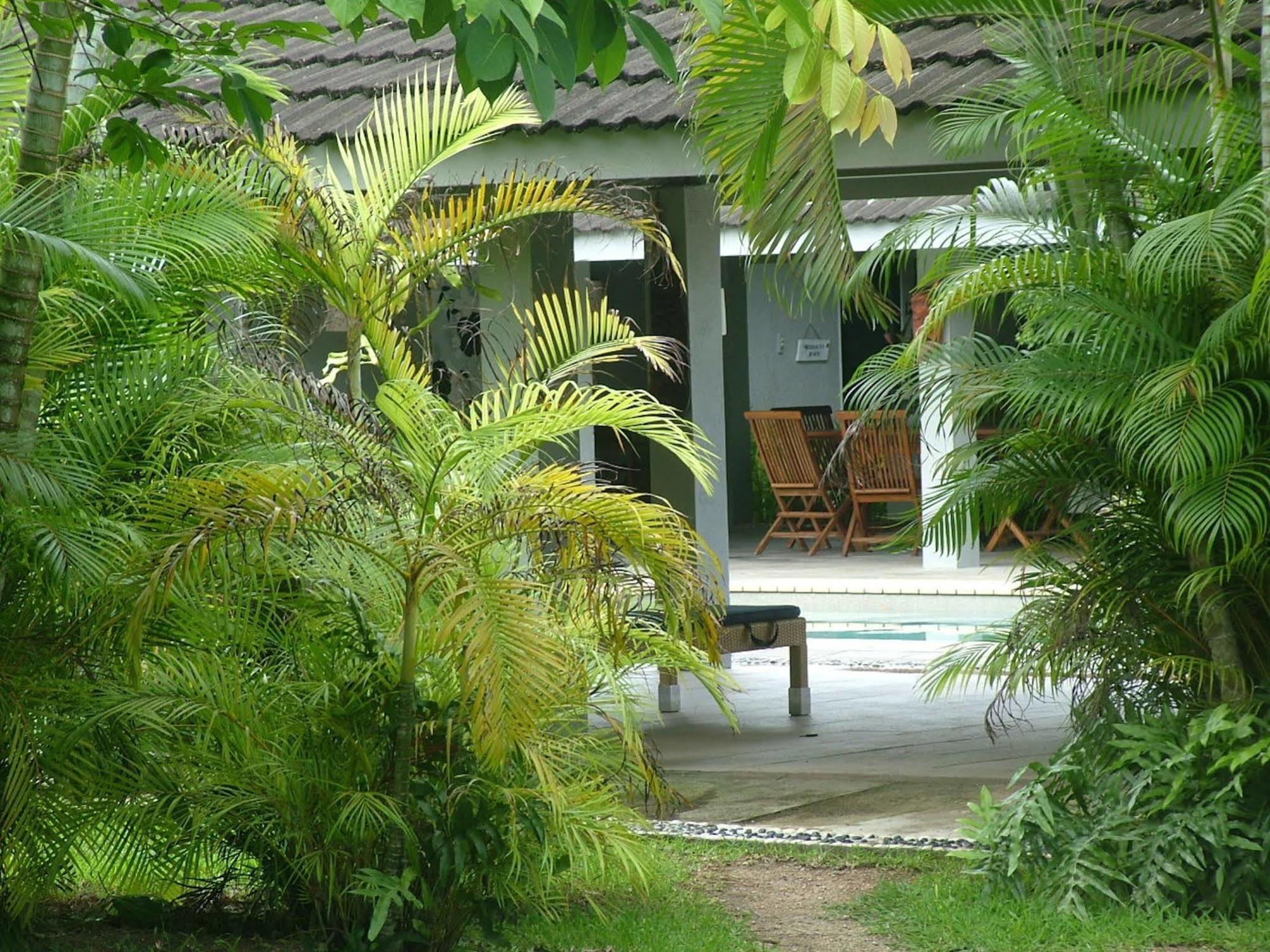 Pacific Lagoon Apartments Порт-Вила Экстерьер фото